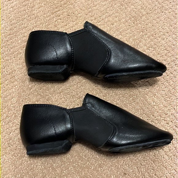 Black Jazz Shoes (size Big Kids 4). - Picture 2 of 5